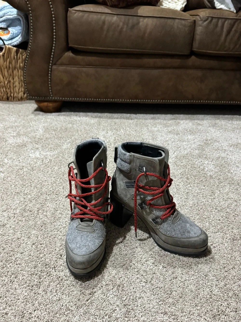 Sorel Women's Gray Ankle Boots with Orange Laces